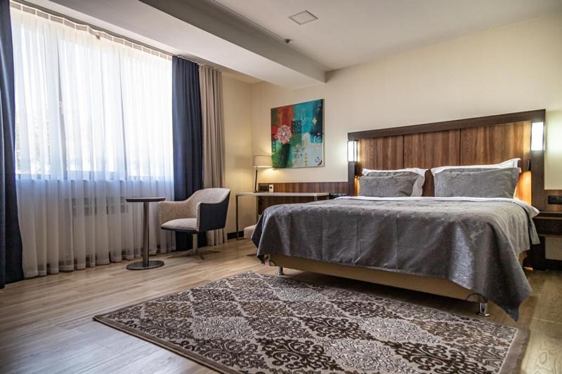 Avenue Park Hotel Yusufkhona Buitenkant foto