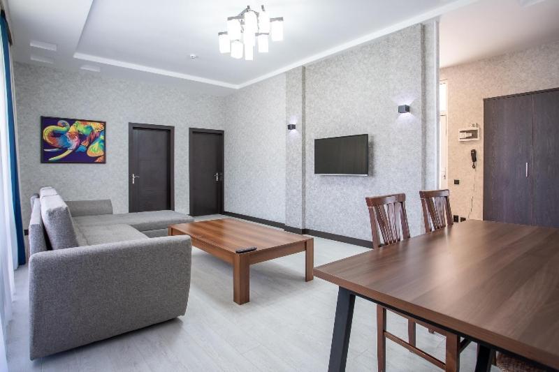 Avenue Park Hotel Yusufkhona Buitenkant foto