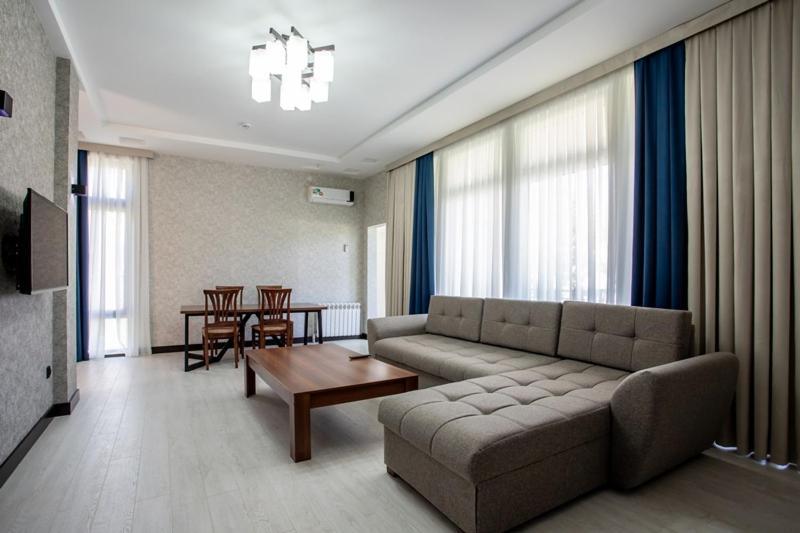 Avenue Park Hotel Yusufkhona Buitenkant foto